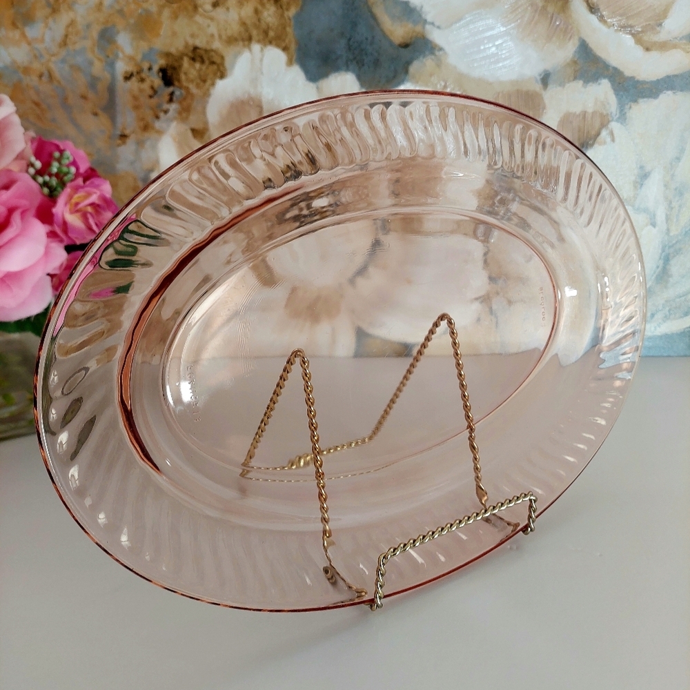Arcoroc Rosaline Pink Swirl Glass Oval Platter - 14 x 9 inch